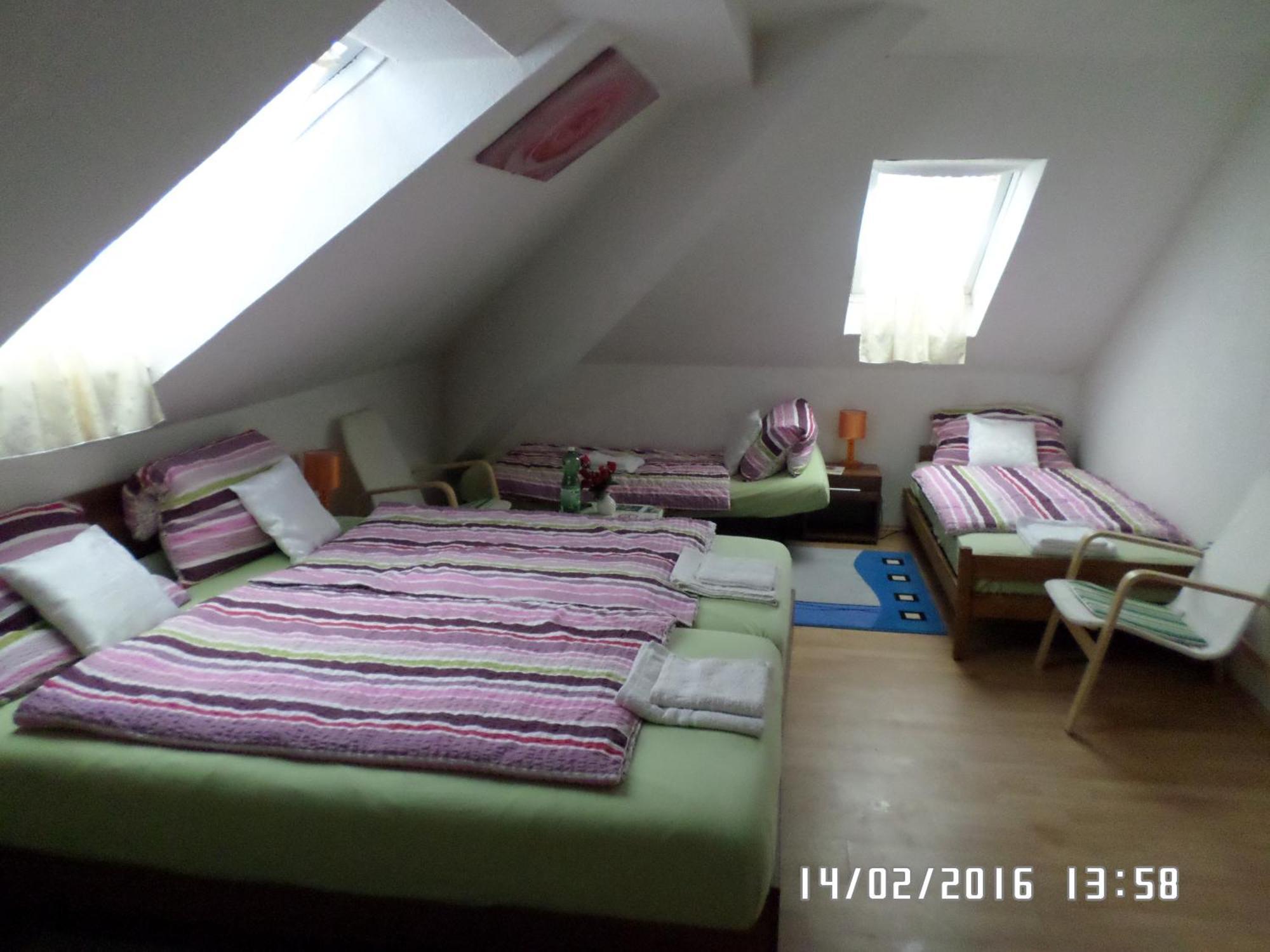 Hotel "Alte Schule" Trogen Pokoj fotografie