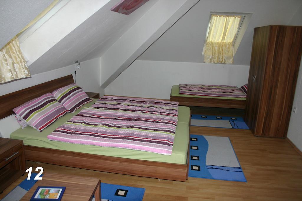 Hotel "Alte Schule" Trogen Pokoj fotografie